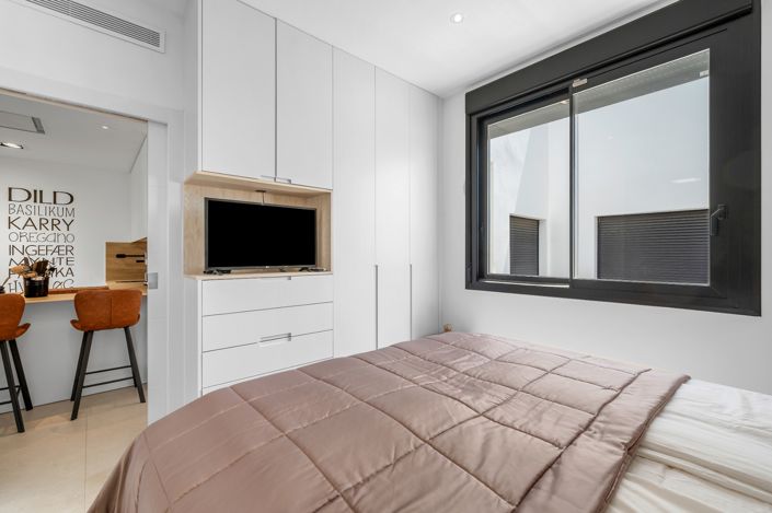 Image No.15-3 Bed Apartment for sale