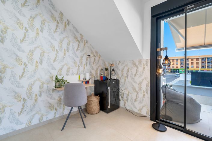 Image No.25-3 Bed Apartment for sale