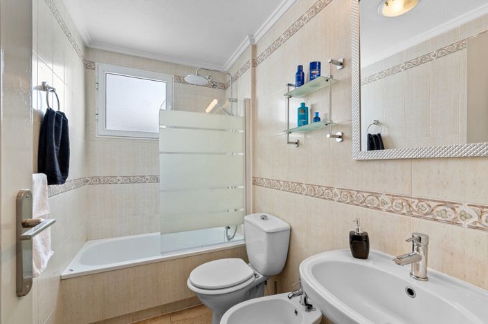 Image No.9-3 Bed Apartment for sale