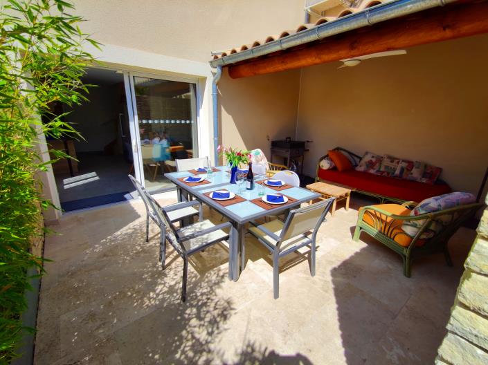 Image No.33-12 Bed Property for sale