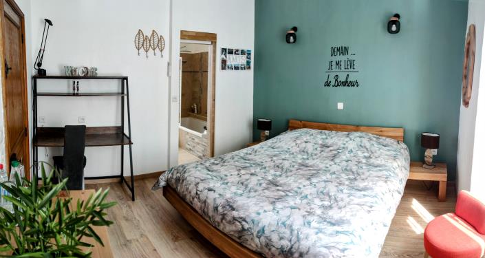 Image No.19-12 Bed Property for sale