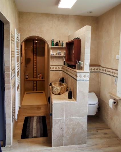 Image No.22-12 Bed Property for sale