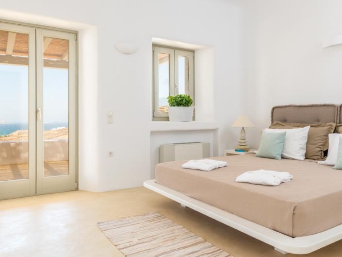 Image No.11-8 Bed Villa for sale