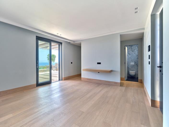 Image No.8-6 Bed Villa for sale