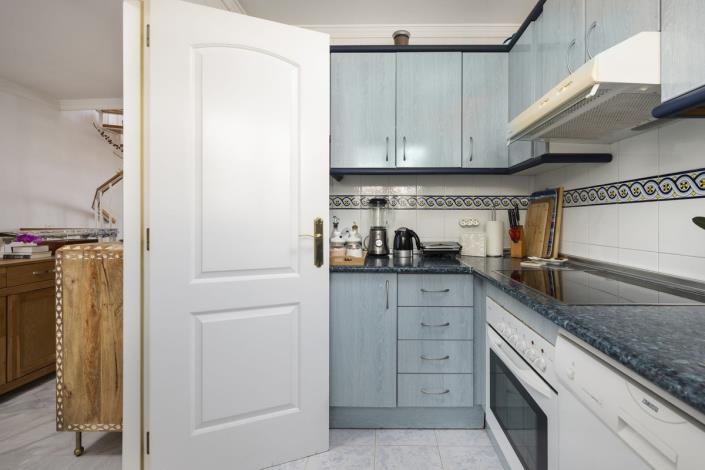 Image No.16-2 Bed Townhouse for sale