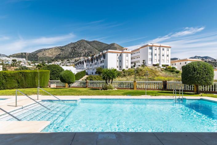 Image No.7-2 Bed Townhouse for sale