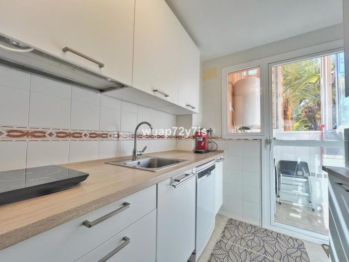 Image No.8-Appartement de 2 chambres à vendre à Estepona