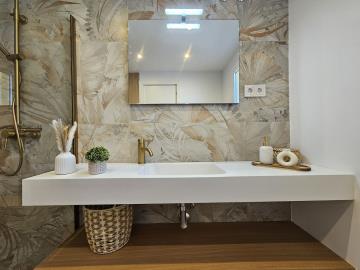 18-cc72f169493c096e712837ff5d8b6e41