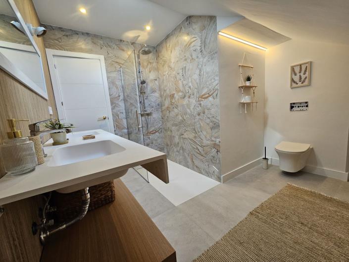 Image No.16-3 Bed Townhouse for sale