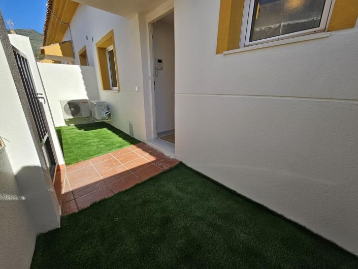 Image No.19-3 Bed Townhouse for sale