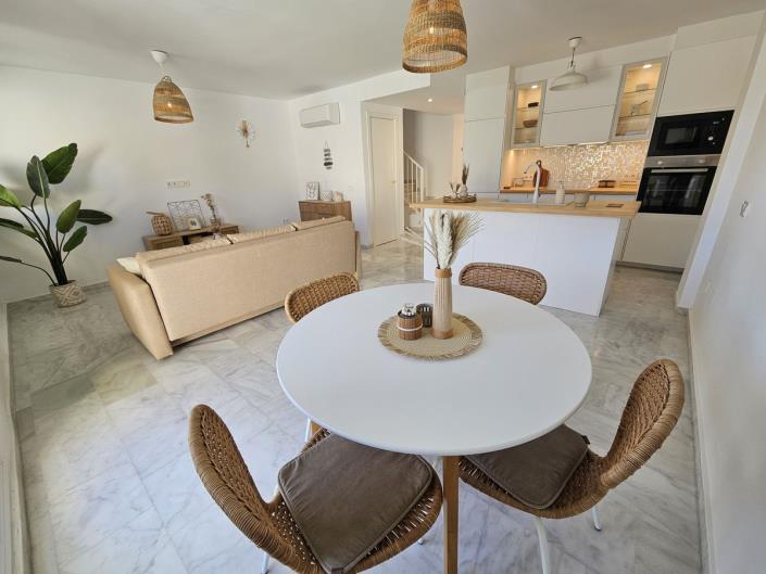 Image No.8-3 Bed Townhouse for sale