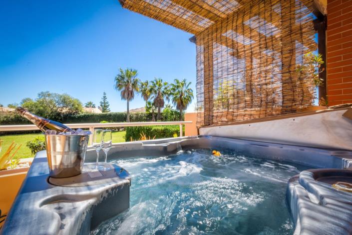 Image No.4-2 Bed Chalet for sale