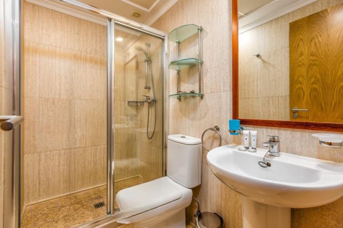 Image No.15-2 Bed Chalet for sale