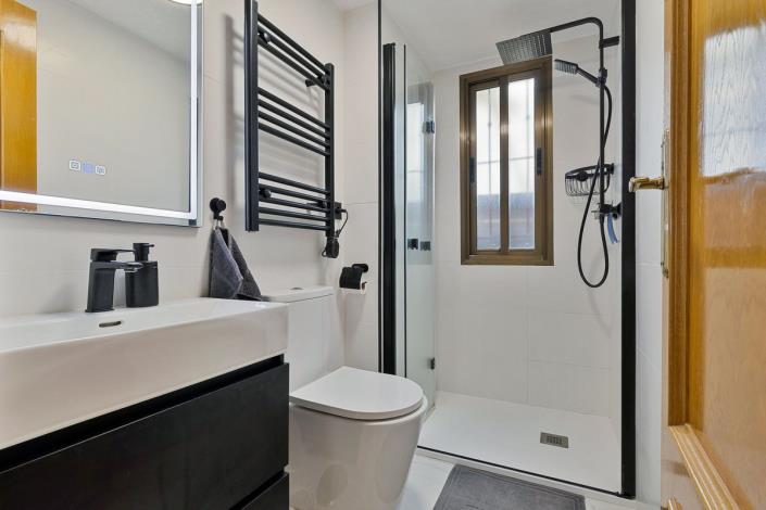 Image No.12-2 Bed Apartment for sale