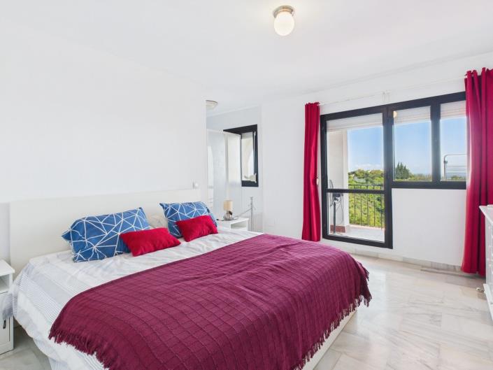 Image No.12-3 Bed Apartment for sale