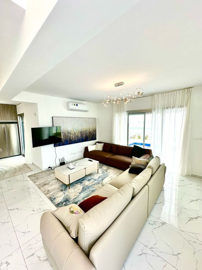 Image No.2-3 Bed Villa for sale