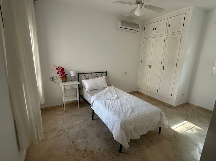 Image No.27-5 Bed Villa for sale