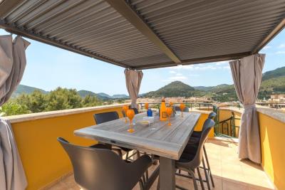 1-Roof-terrace-views---pergola