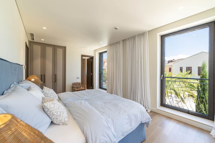 Image No.20-3 Bed Apartment for sale