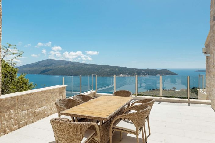 Image No.10-4 Bed Villa for sale