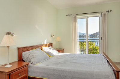 10-tivat-lepetane-authentic-stone-villa-on-th