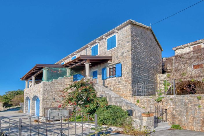 Image No.1-5 Bed Villa for sale