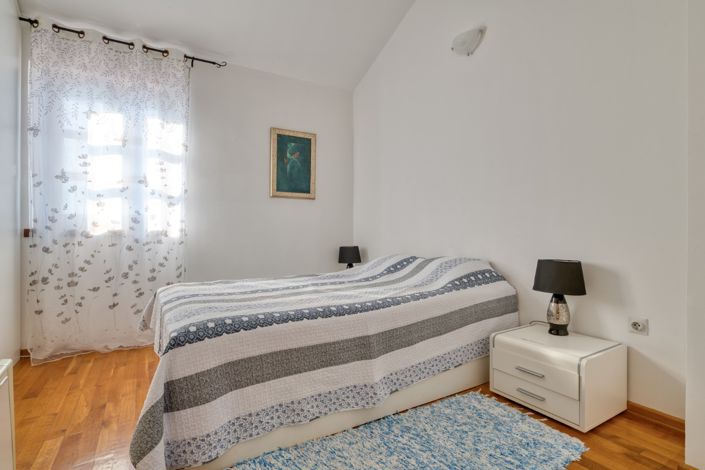 Image No.10-5 Bed Villa for sale