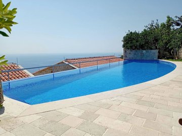 16-katun-rezevici-authentic-stone-villa-1