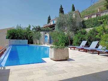 15-katun-rezevici-authentic-stone-villa-1