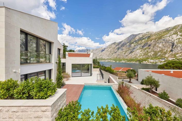 Image No.2-4 Bed Villa for sale