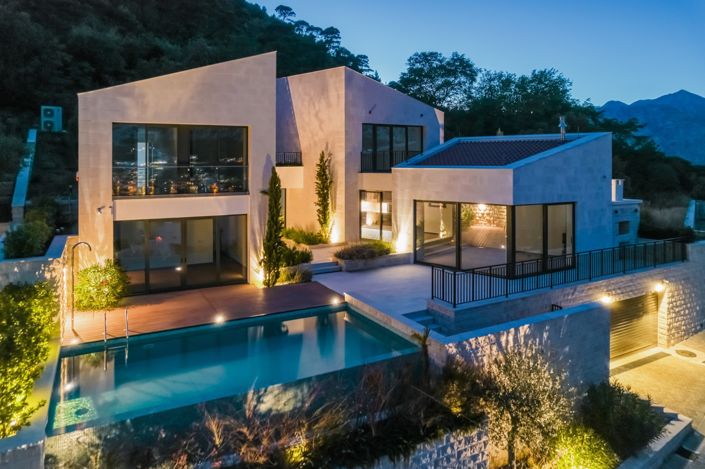 Image No.3-4 Bed Villa for sale