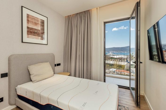 Image No.13-2 Bed Apartment for sale