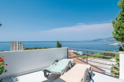 1 - Bar, House