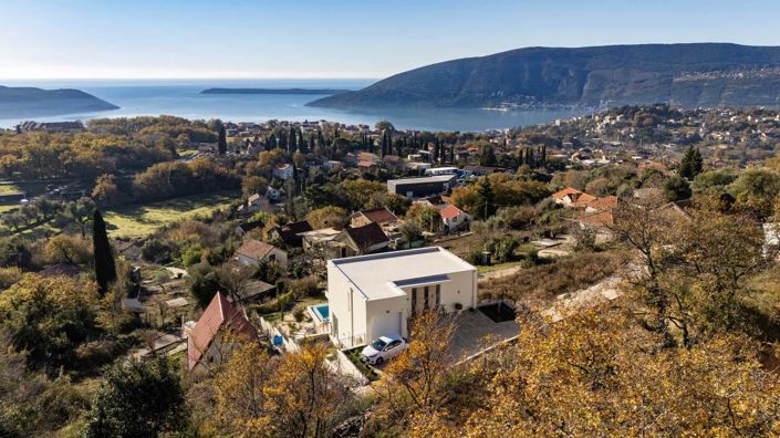 Image No.1-4 Bed Villa for sale