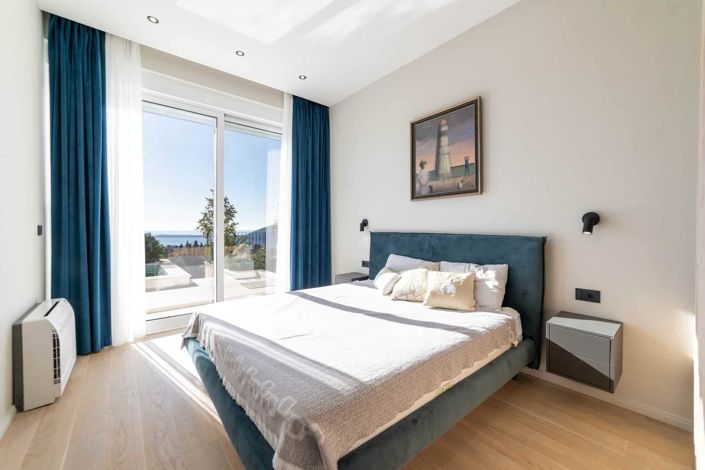 Image No.10-4 Bed Villa for sale