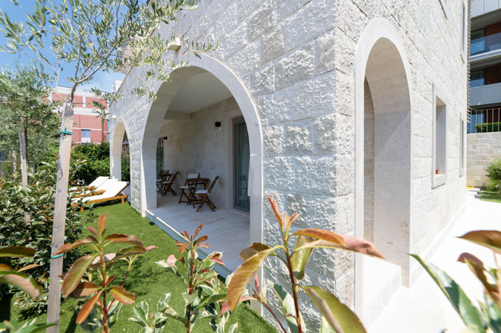 Image No.10-10 Bed Hotel for sale