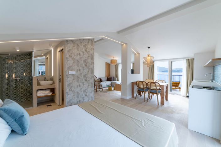 Image No.28-10 Bed Hotel for sale