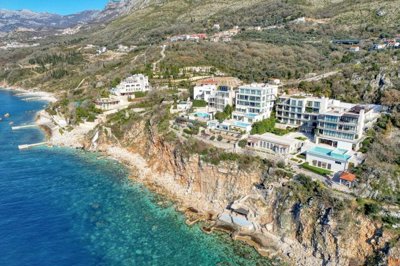 1-two-bedroom-apartment-in-a-complex-with-pri