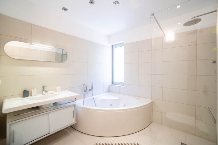 Image No.26-4 Bed Villa for sale