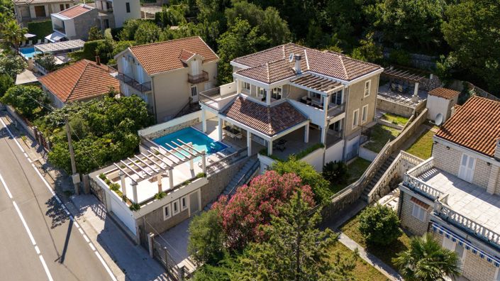 Image No.3-4 Bed Villa for sale