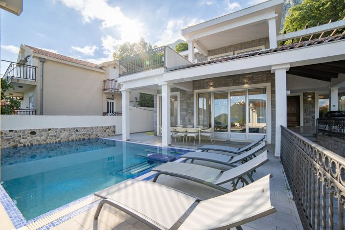 Image No.6-4 Bed Villa for sale