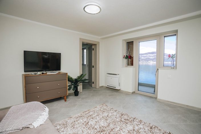 Image No.10-4 Bed House for sale