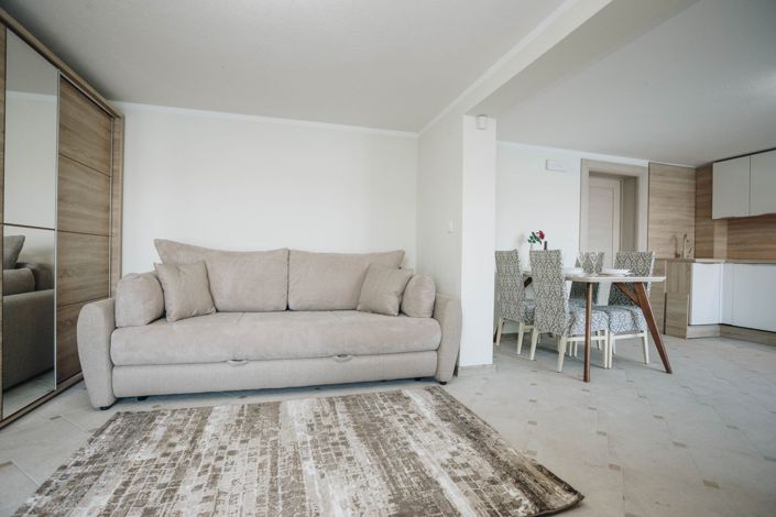 Image No.11-4 Bed House for sale