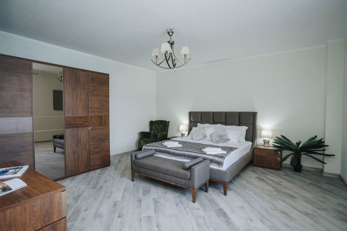 Image No.13-4 Bed House for sale