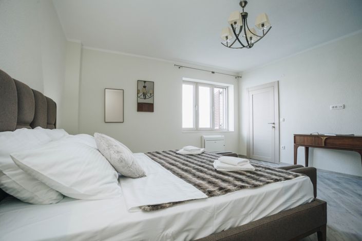 Image No.14-4 Bed House for sale