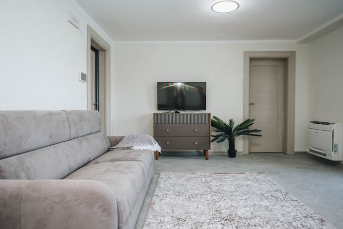 Image No.9-4 Bed House for sale