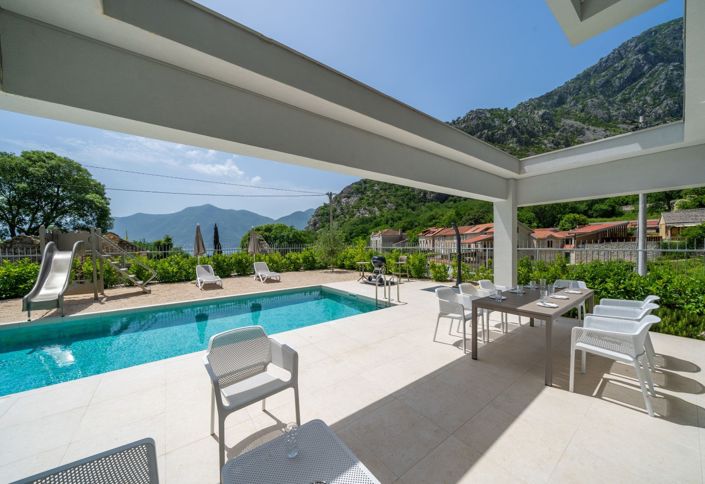 Image No.14-3 Bed House for sale