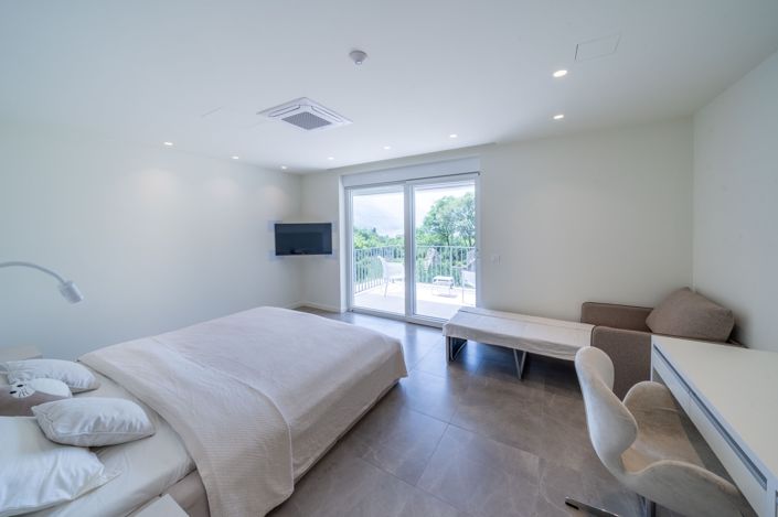 Image No.17-3 Bed House for sale