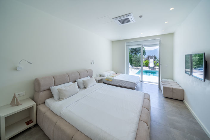 Image No.19-3 Bed House for sale