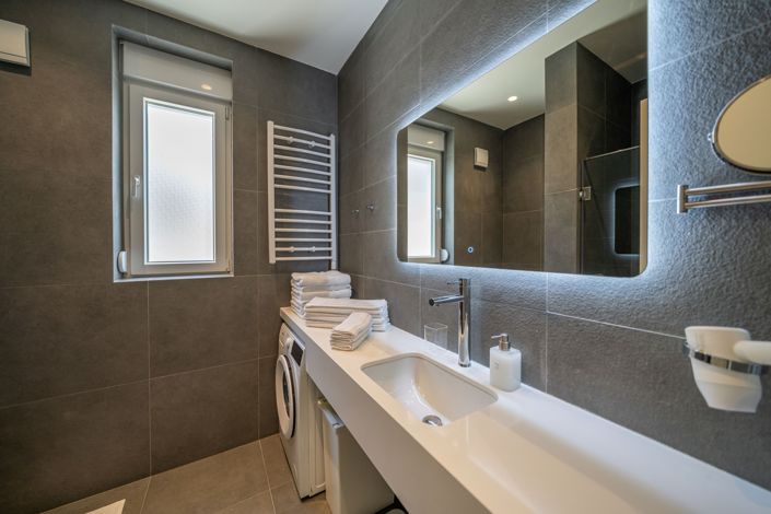 Image No.21-3 Bed House for sale